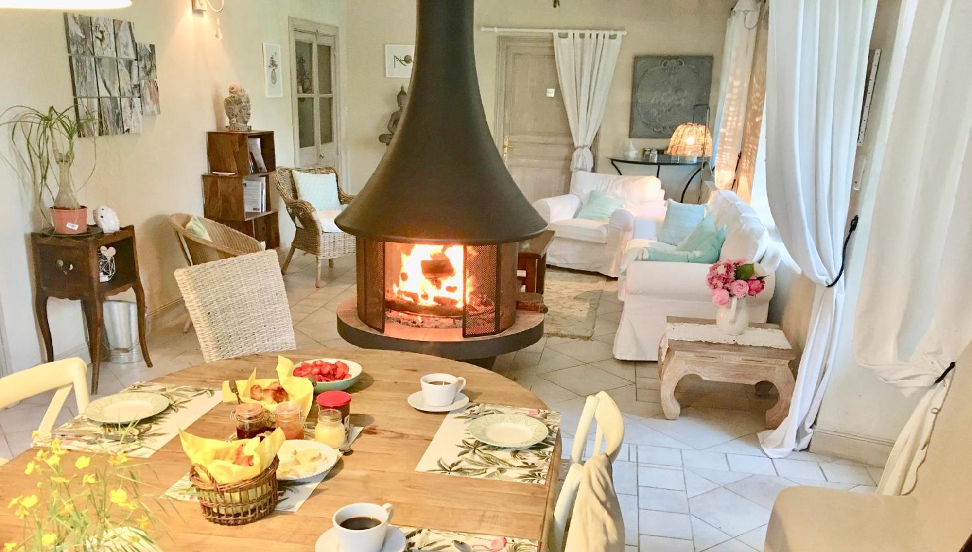 Le Relais des Anges Bed and Breakfast Mercuès Eksteriør billede